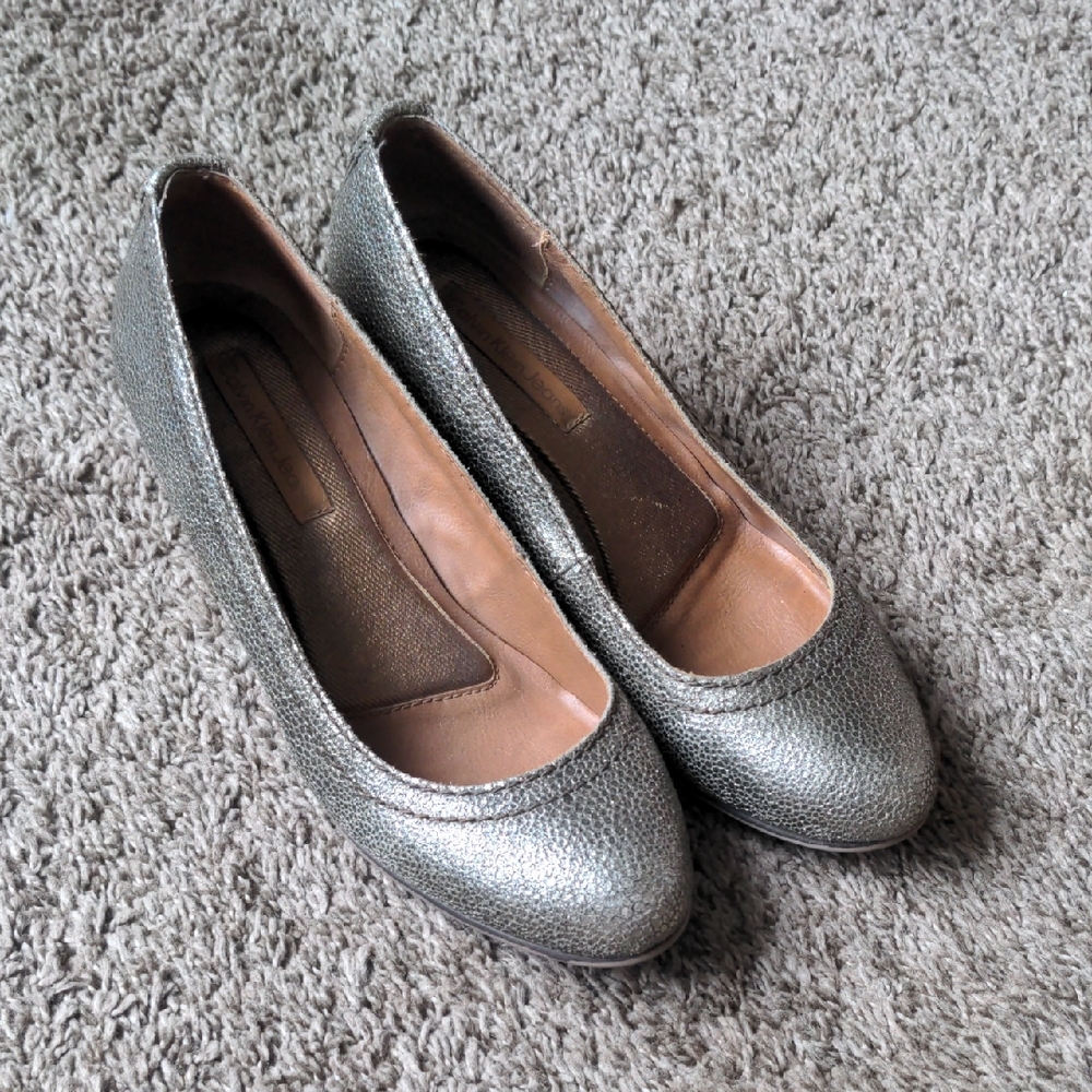 Elegant Silver Women's Flats
